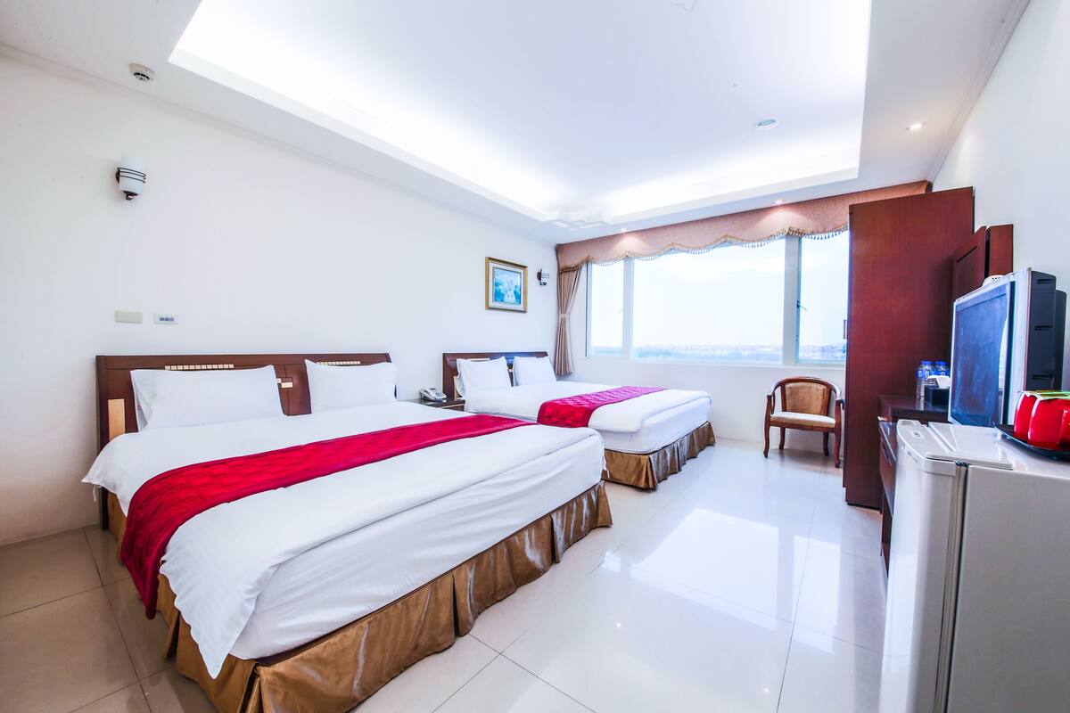 Elite Quadruple Room | Blackout drapes, WiFi (free), bed sheets