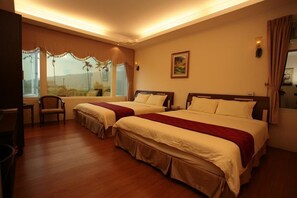 Blackout drapes, free WiFi, bed sheets - Yue Ting Homestay (Shoufeng)
