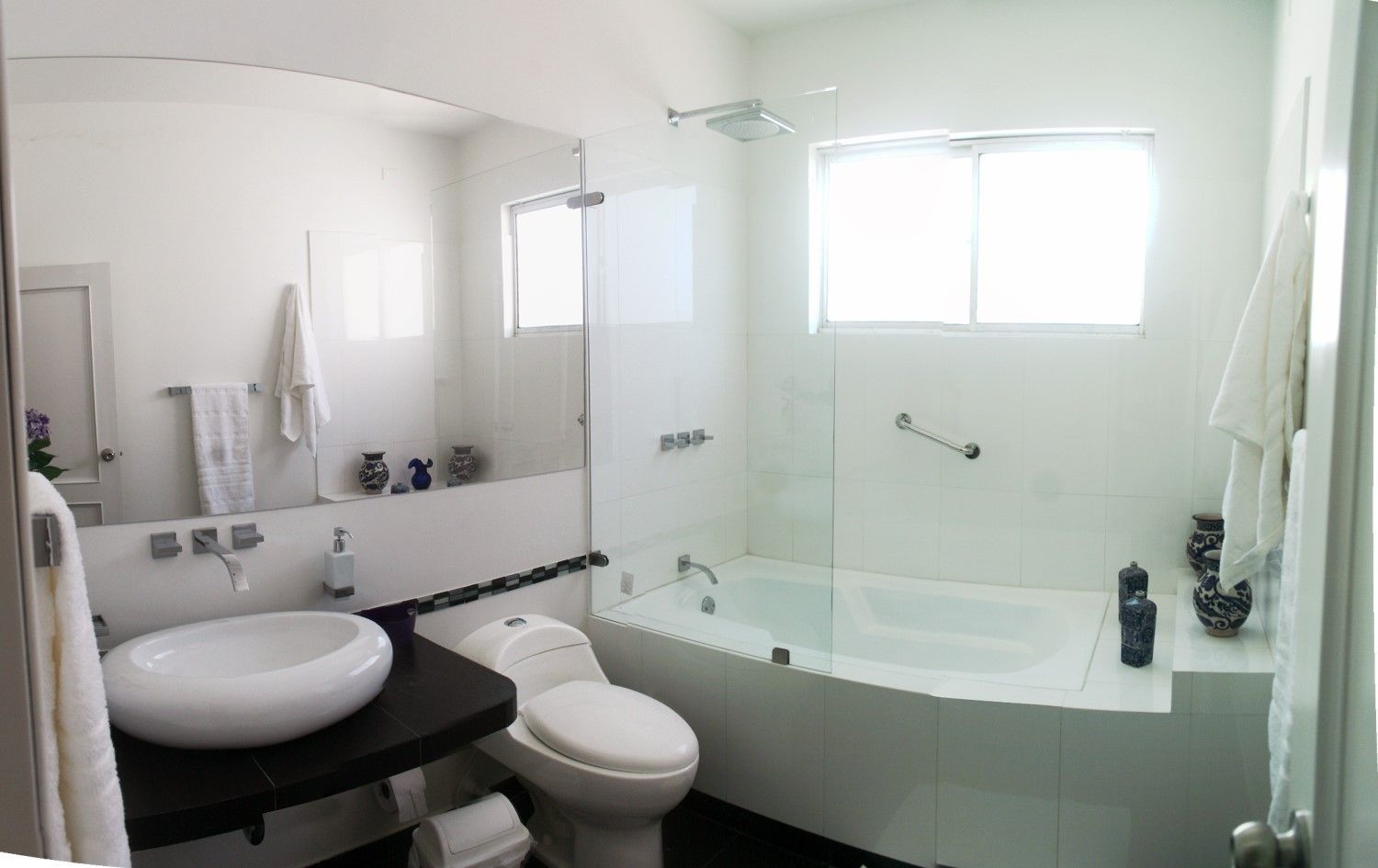 Deep-soaking bathtub