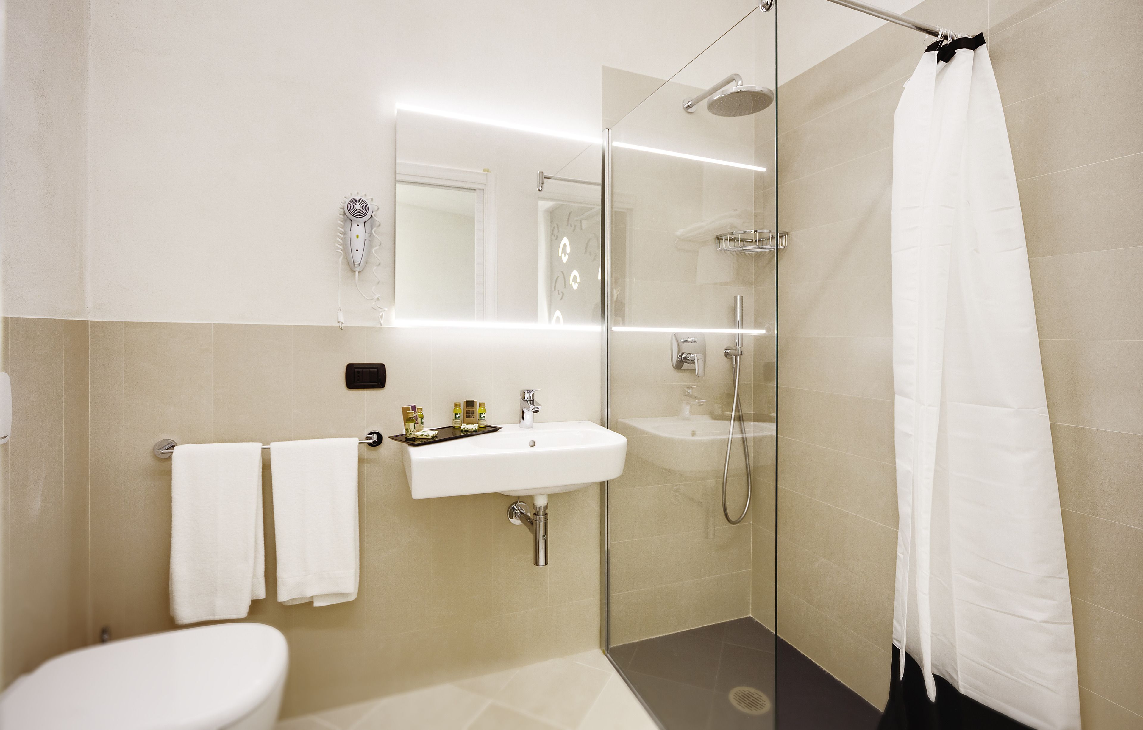 shower, rainfall showerhead, free toiletries, hair dryer