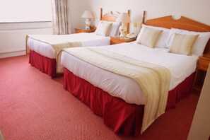 Twin Room | Premium bedding, desk, iron/ironing board, free cribs/infant beds - The Rhu Glenn Hotel (Waterford)