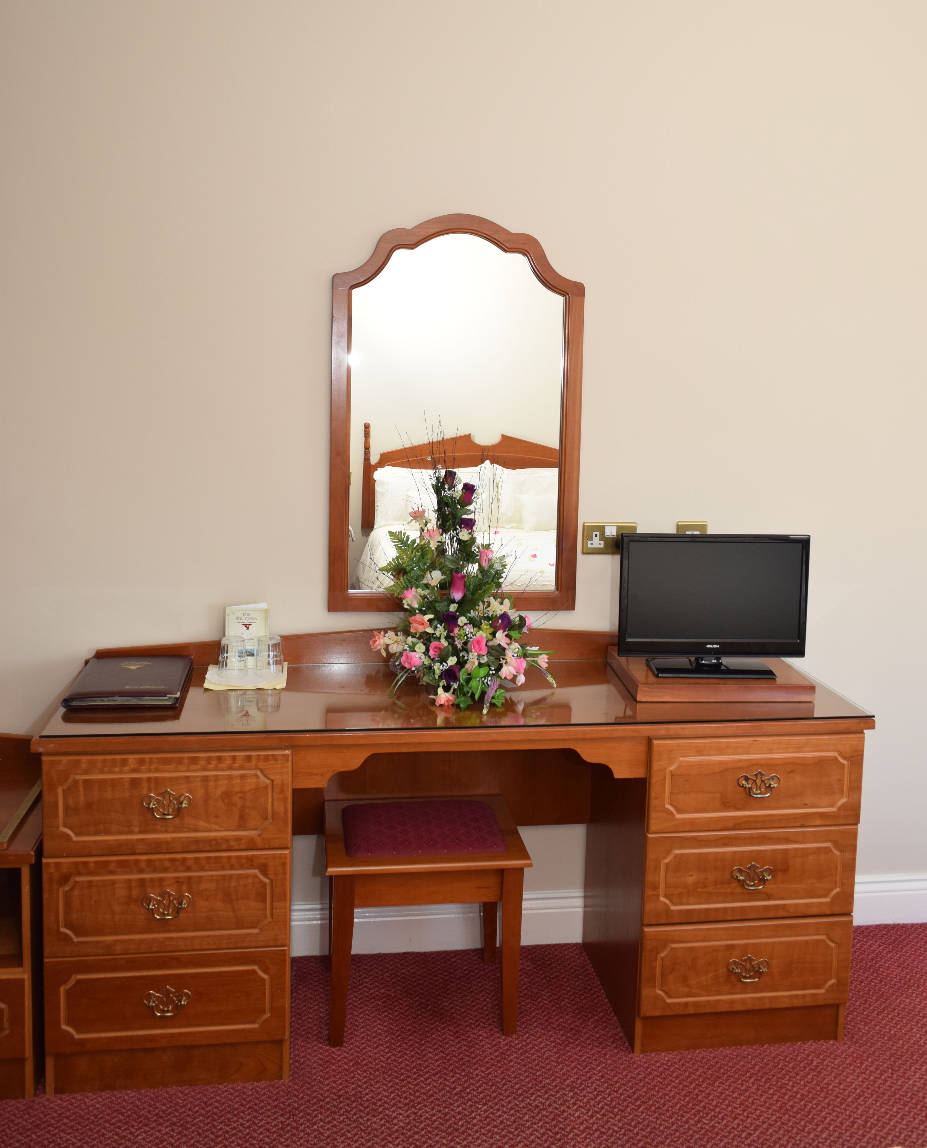 double room | premium bedding, desk, iron/ironing board, free cots/infant beds