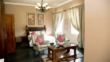 Executive Room | In-room safe, desk, iron/ironing board, free WiFi
