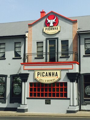 Fachada de la propiedad