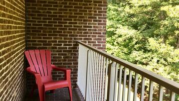 Honeymoon suite, 1 kingsize bed | Balkon