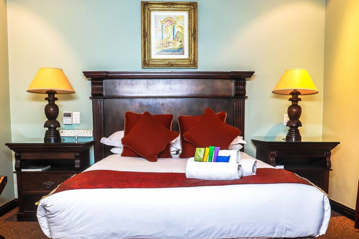 Tempur-Pedic beds, in-room safe, individually decorated