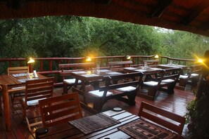 Breakfast, lunch and dinner served - Jabula Lodge (Nkomazi)