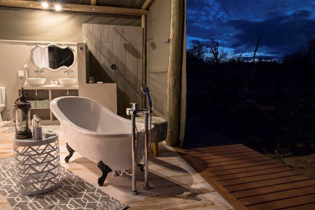 Luxury Tent | Bathroom | Free toiletries, hair dryer, towels