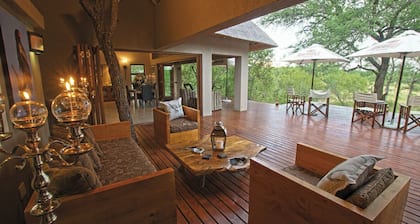Raptor Retreat Game Lodge