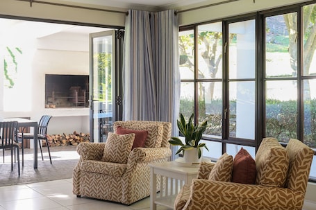 Family Cottage, 3 Bedrooms, Valley View, Mountainside | Living area | LCD TV