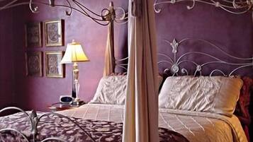 Oscar Wilde | Iron/ironing board, free WiFi