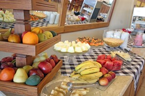 包含每日自助早餐