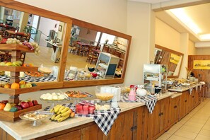 Desayuno buffet incluido todos los días 