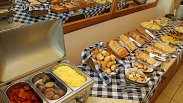 Desayuno bufé gratuito y diario