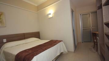 Standard Room | In-room safe, desk, blackout drapes, free cribs/infant beds