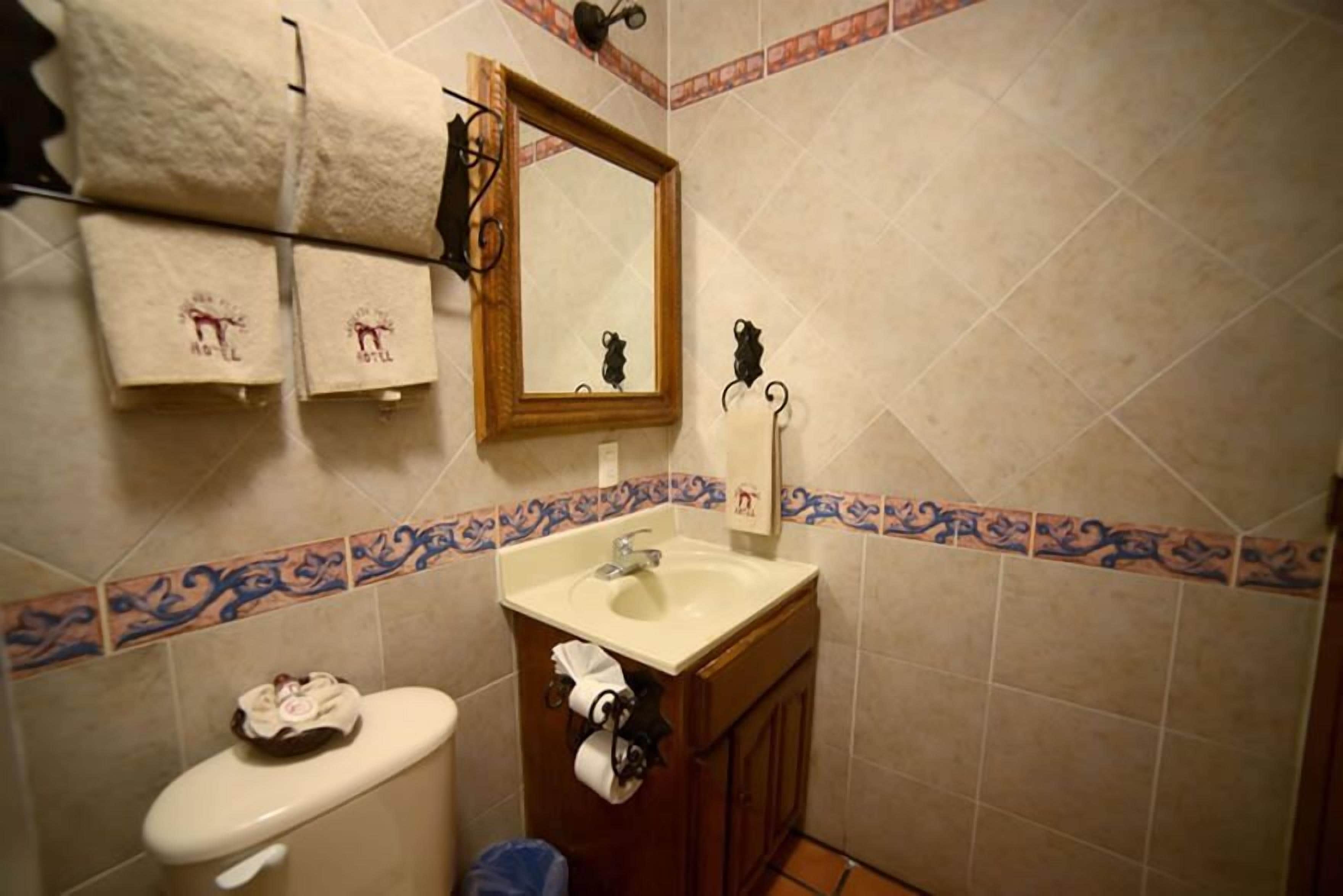 shower, free toiletries, towels