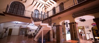 Hotel Hacienda del Sol