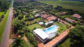 6 outdoor pools, pool umbrellas, sun loungers