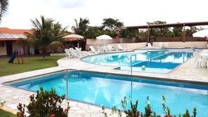 6 outdoor pools, pool umbrellas, pool loungers - Divino Canto Pousada (Olimpia)