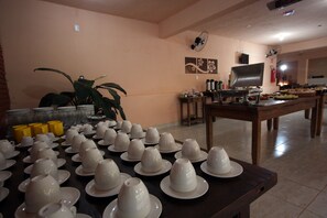 Desayuno buffet incluido todos los días 