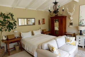 家庭独立别墅 | 4 多间卧室、特色装修、特色家居、隔音