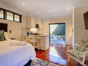 In-room safe, free WiFi - Cloverleigh Guest House (Wilderness)