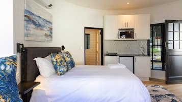 In-room safe, free WiFi