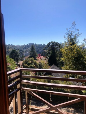 Comfort Twin Room | Minibar, desk, free WiFi, bed sheets - Pousada Condado Brasileiro (Campos do Jordão)