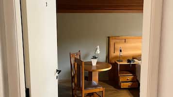 Kamar Twin Superior | Minibar, meja kerja, Wi-Fi gratis, dan seprai linen