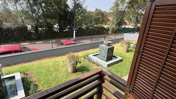 Minibar, desk, free WiFi, bed sheets