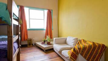 2 chambres, literie de qualité supérieure, fer et planche à repasser