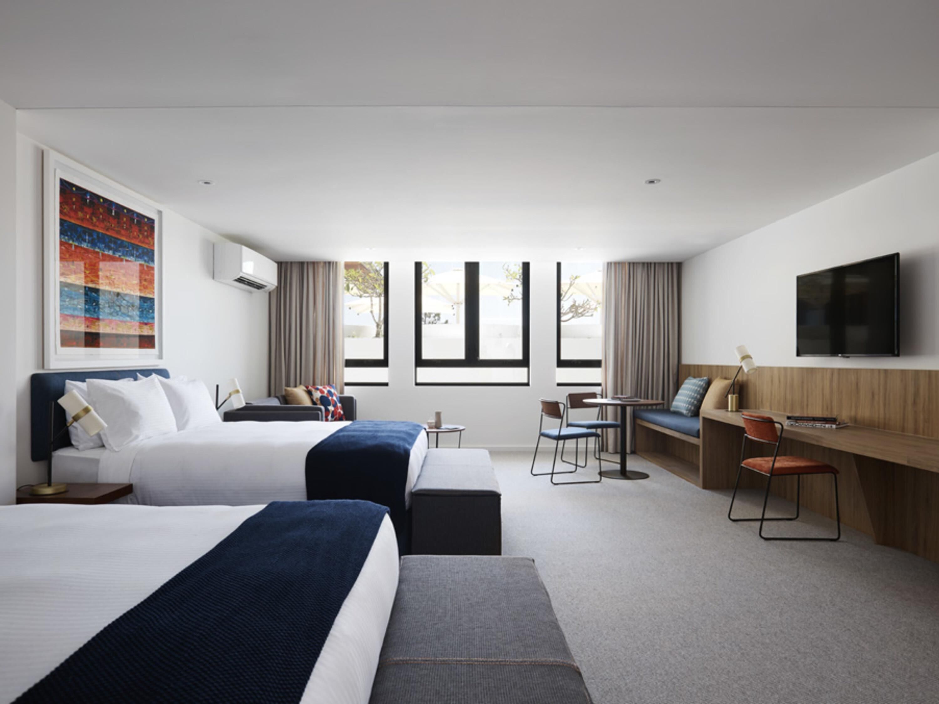 Studio Suite Twin | 埃及棉床单、高档床上用品、加厚床垫、迷你吧