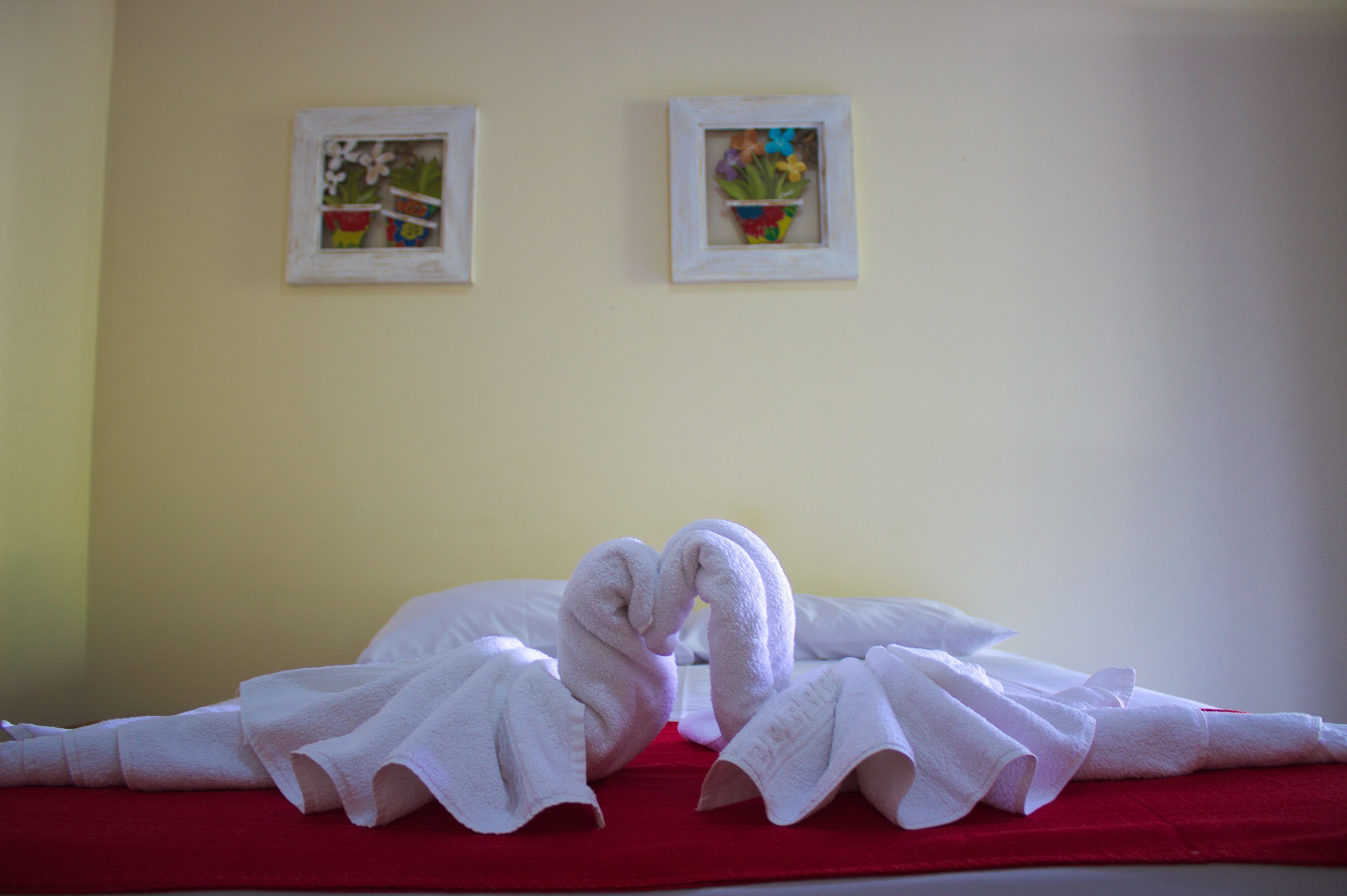 เครื่องนอนระดับพรีเมียม, มินิบาร์, ห้องพักตกแต่งอย่างมีเอกลักษณ์