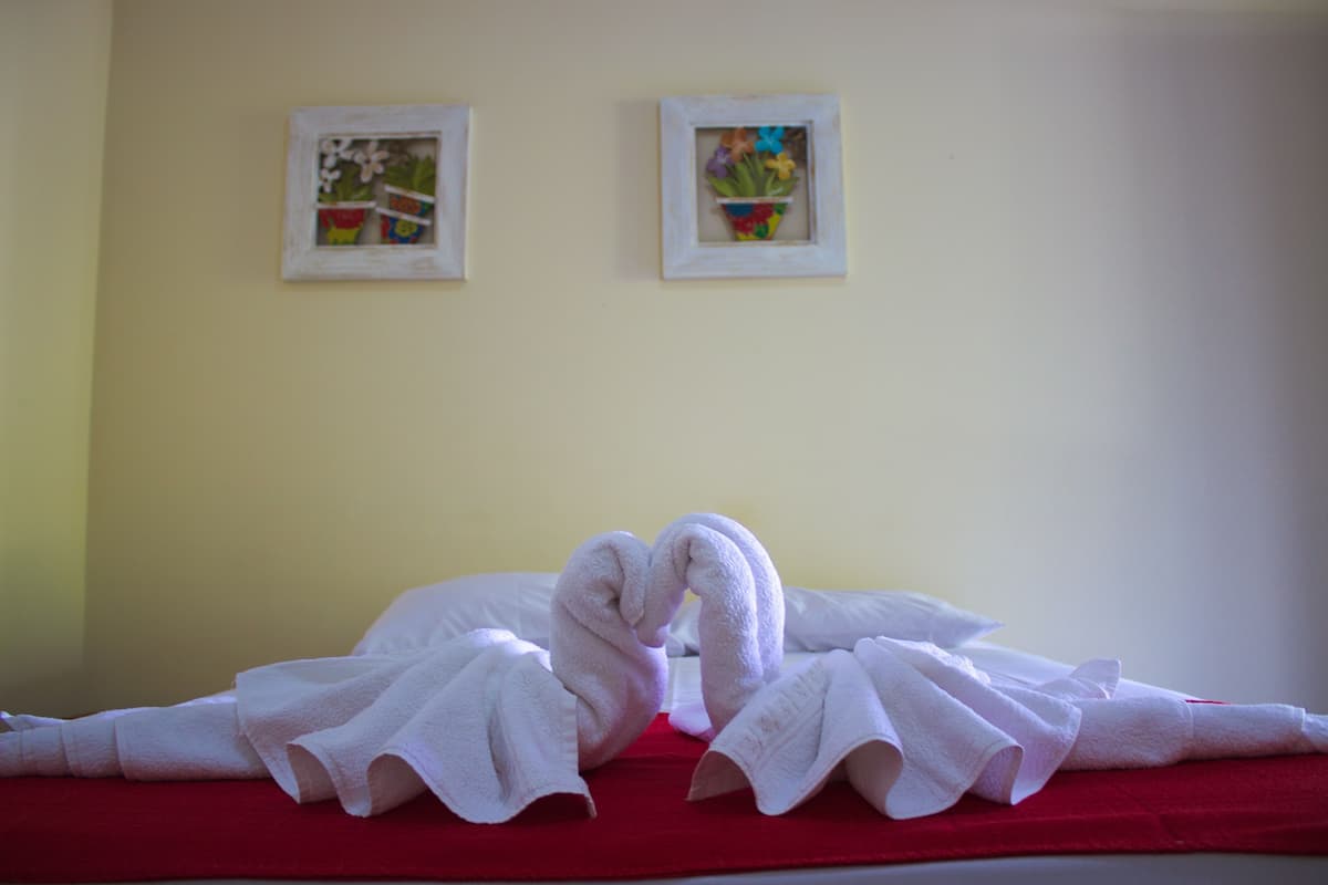 Premium bedding, minibar, individually decorated, individually furnished