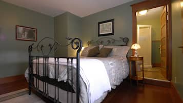 The Green Room | Premium bedding, iron/ironing board, free cots/infant beds