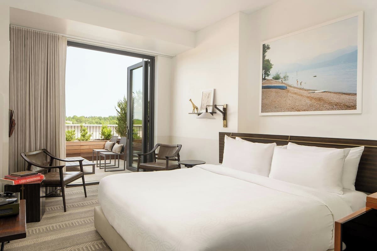 Premium bedding, pillowtop beds, in-room safe, individually decorated