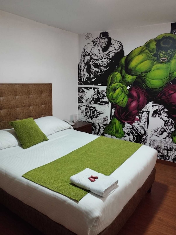 Premium bedding, individually decorated, free WiFi, bed sheets - Hotel Comic City (Bogotá)