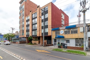 Exterior - Hotel Comic City (Bogotá)