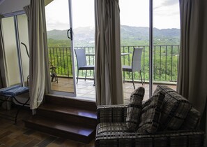 Habitación Deluxe doble, 1 cama de matrimonio, vistas a la montaña | Balcón