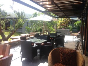 Breakfast, lunch, dinner served; Thai cuisine  - Family House Zen Boutique Resort (Pai)