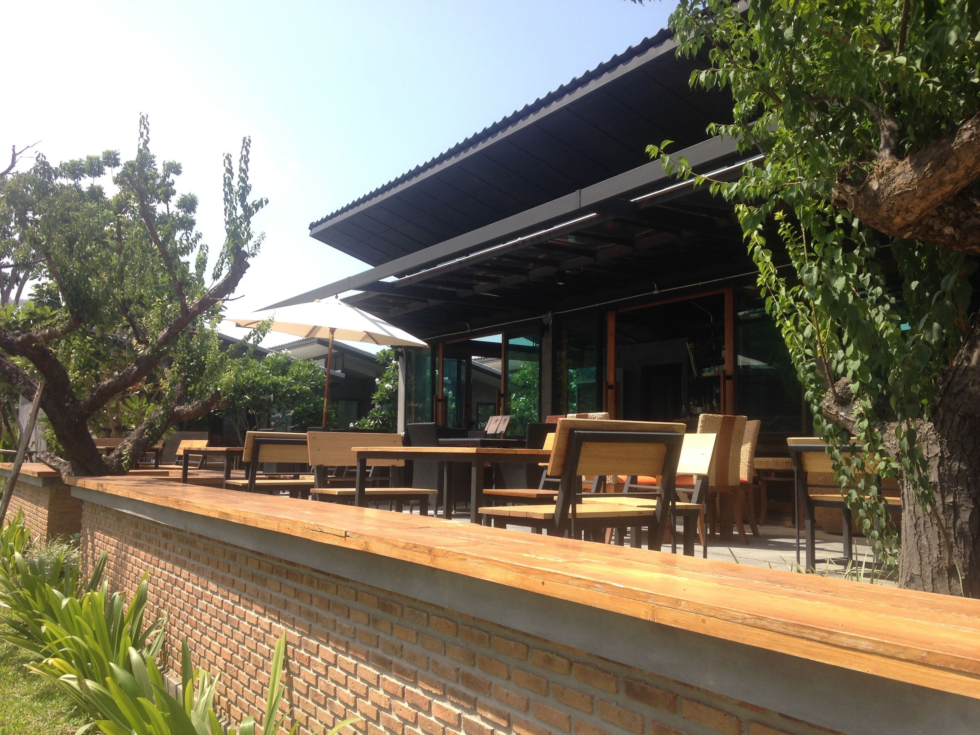 breakfast, lunch, dinner served; thai cuisine