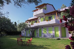 Property grounds - Summer House Louisa (Lefkada)