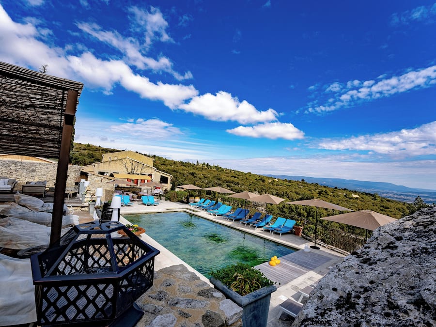 Sesongbasert utendørsbasseng