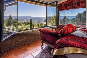 Habitación doble superior | Ropa de cama de alta calidad y caja de seguridad en la habitación 