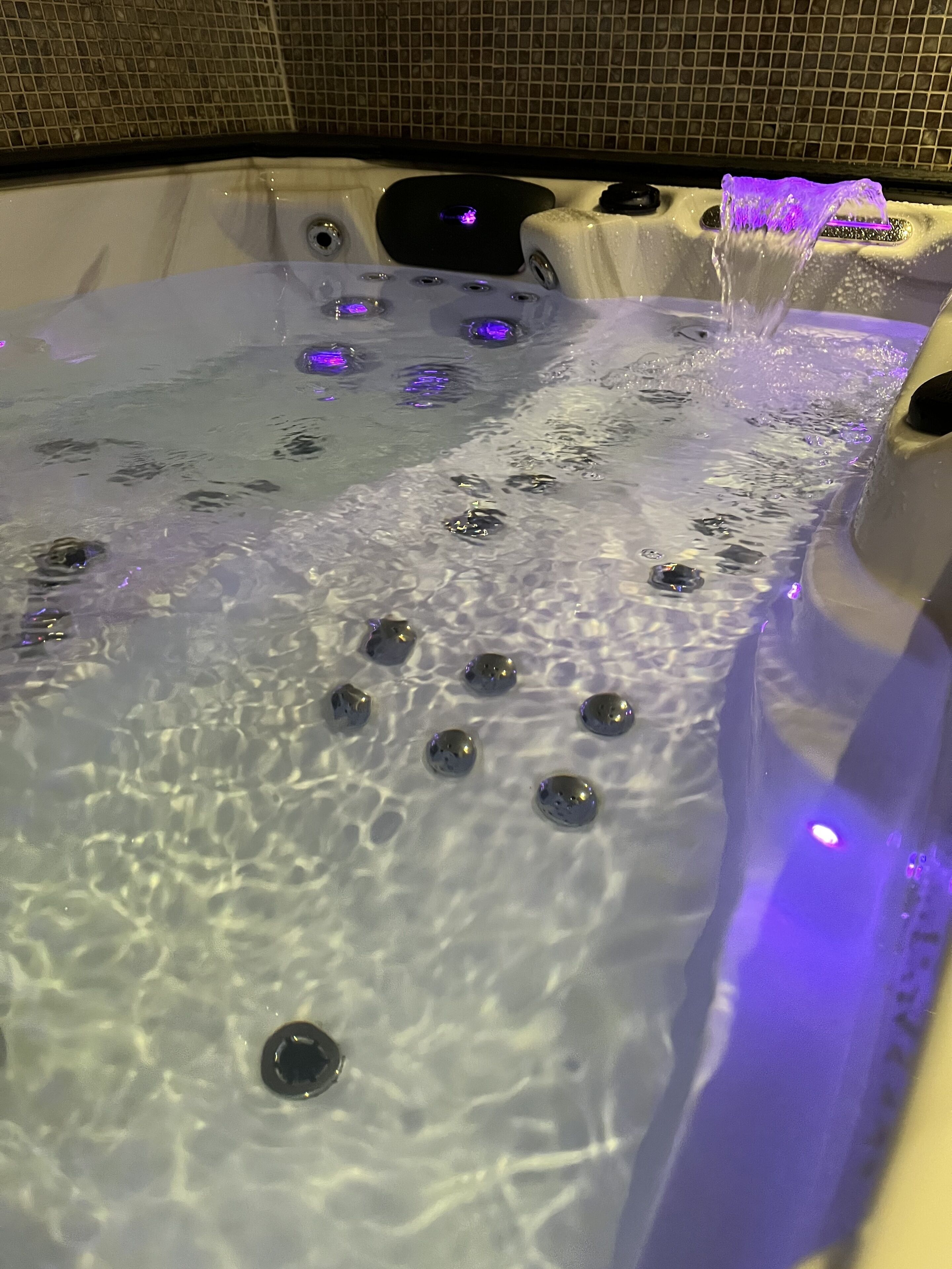 couples treatment room(s), body treatments, body wraps, body scrubs