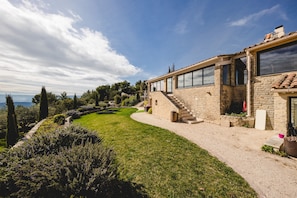 Exterior - Le Palais D'Aglaé (Gordes)