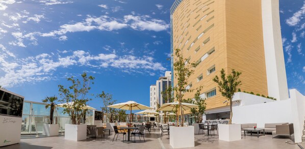 Bar (on property) - Holiday Inn Algiers - Cheraga Tower by IHG (Algiers)