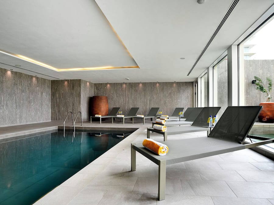 Indoor pool, sun loungers