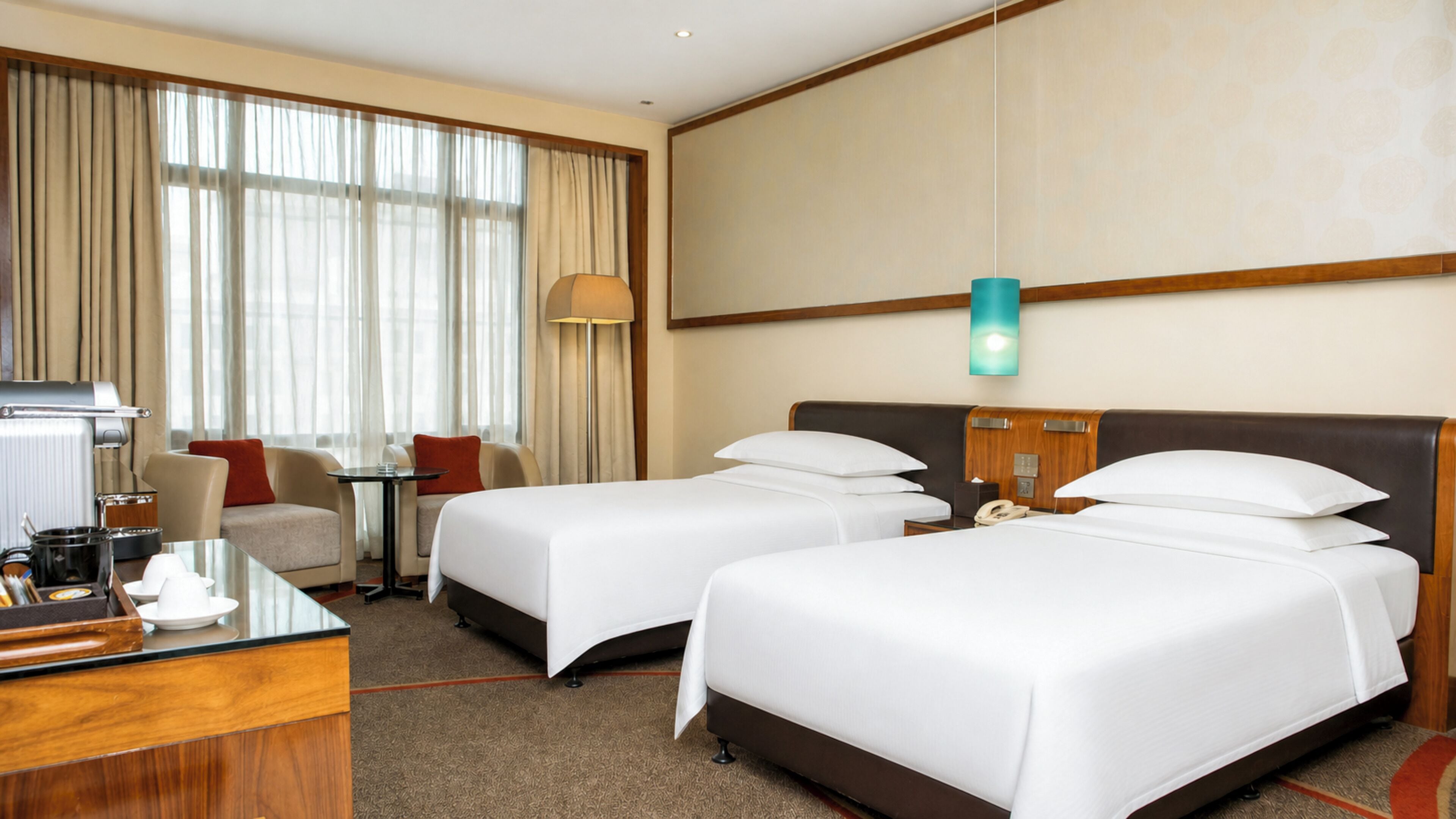 Classic Room, 2 Twin Bed | Minibar, in-room safe, desk, laptop workspace