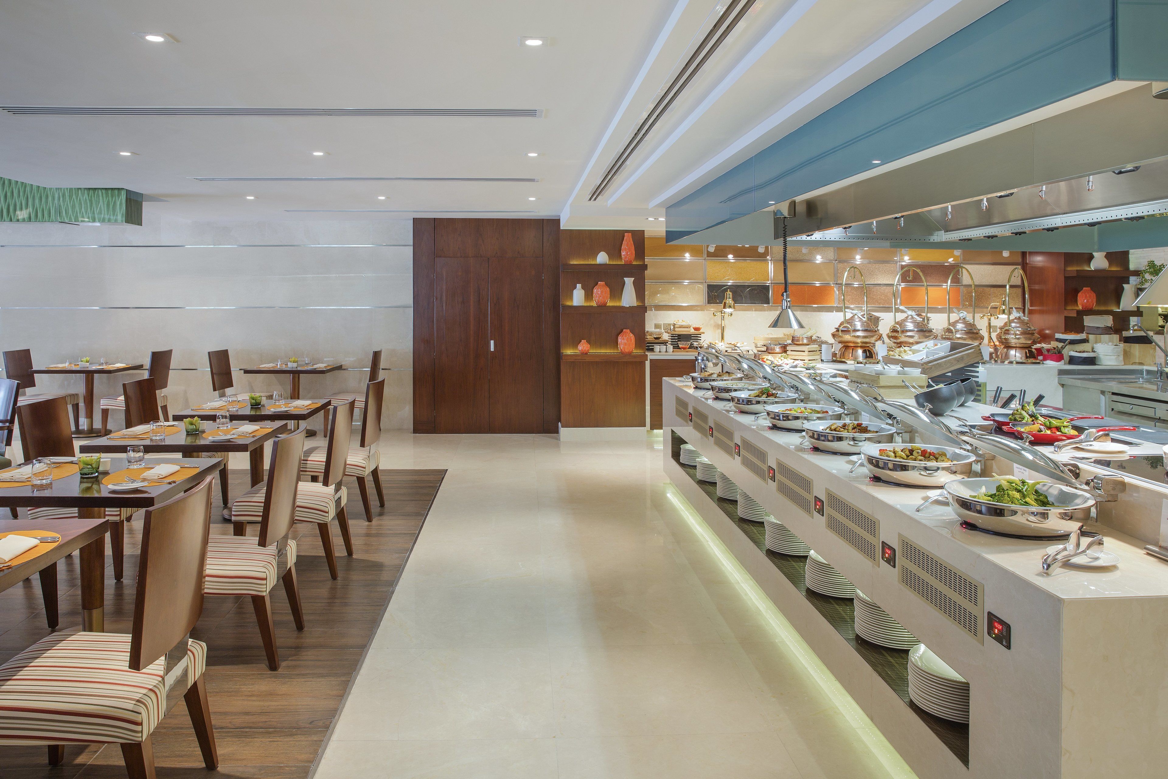 อาหารเช้าแบบบุฟเฟ่ต์ทุกวัน (SAR 145 ต่อคน)